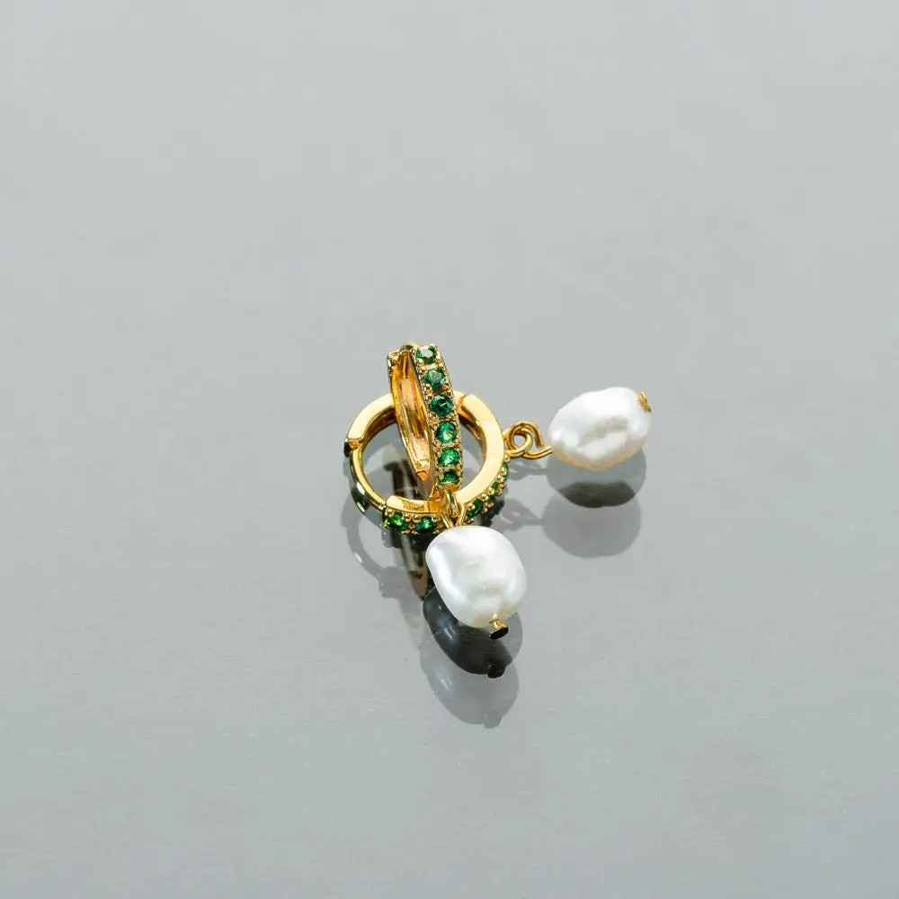 Margot grüne Ohrringe mit Strass und Perlen